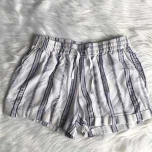 Women’s Old Navy Linen Shorts